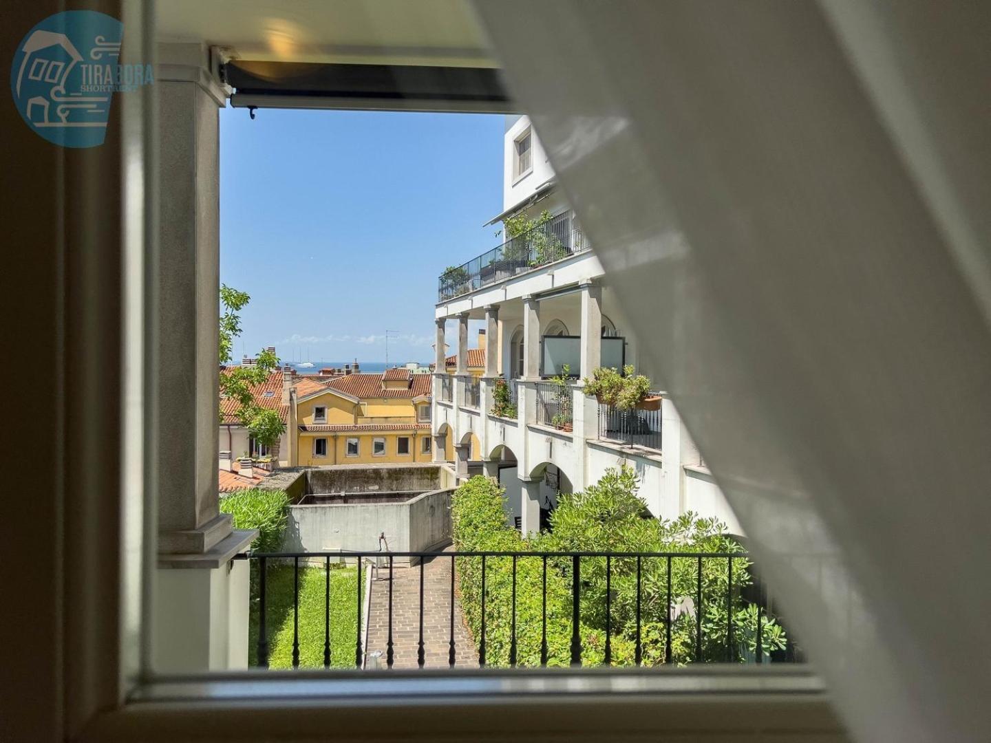 Appartement Cattedrale 5 Tirabora Short Rent à Trieste Extérieur photo